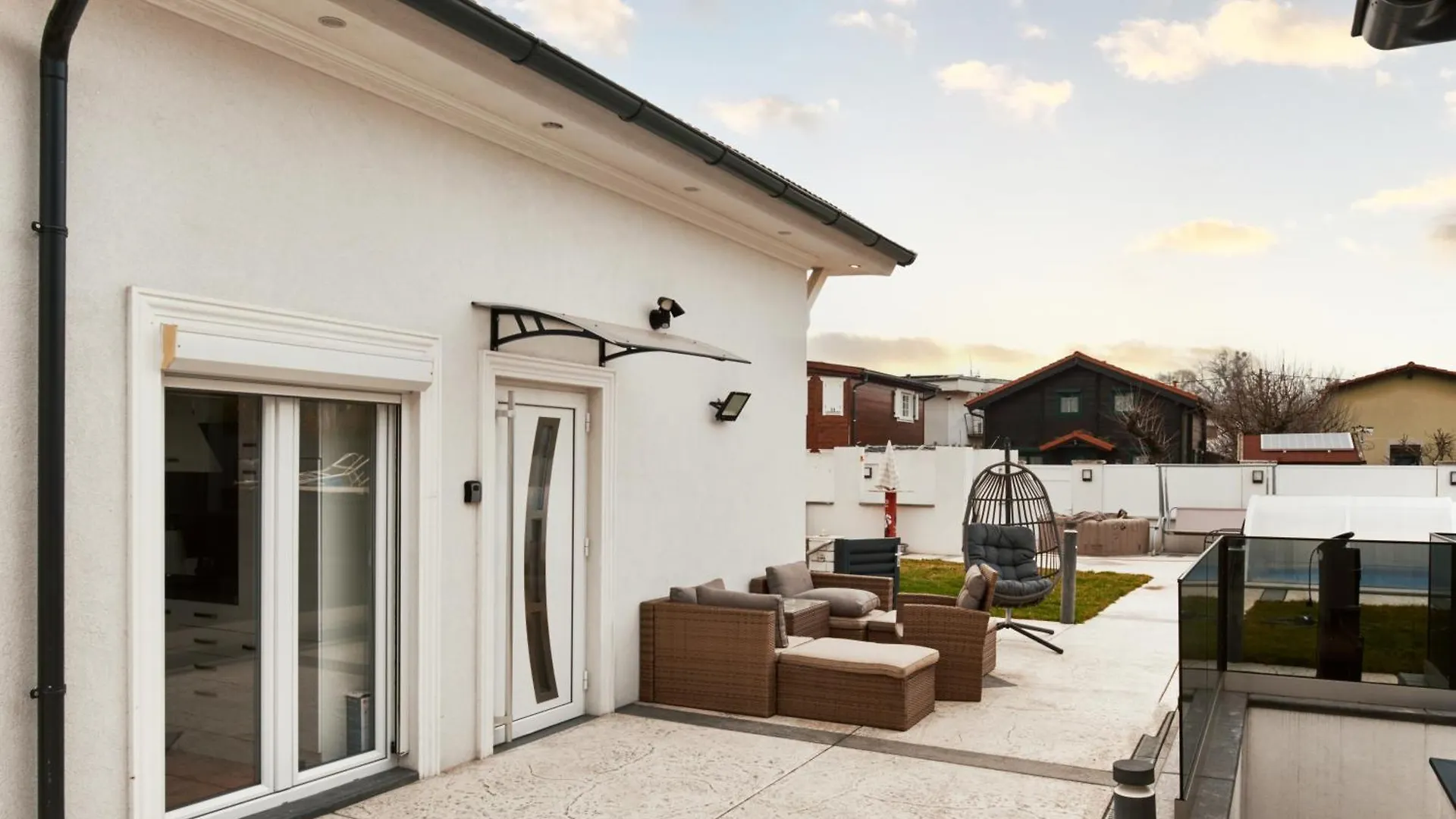 Luxurious Villa In Prime Location Of Vienna W Swimming Pool