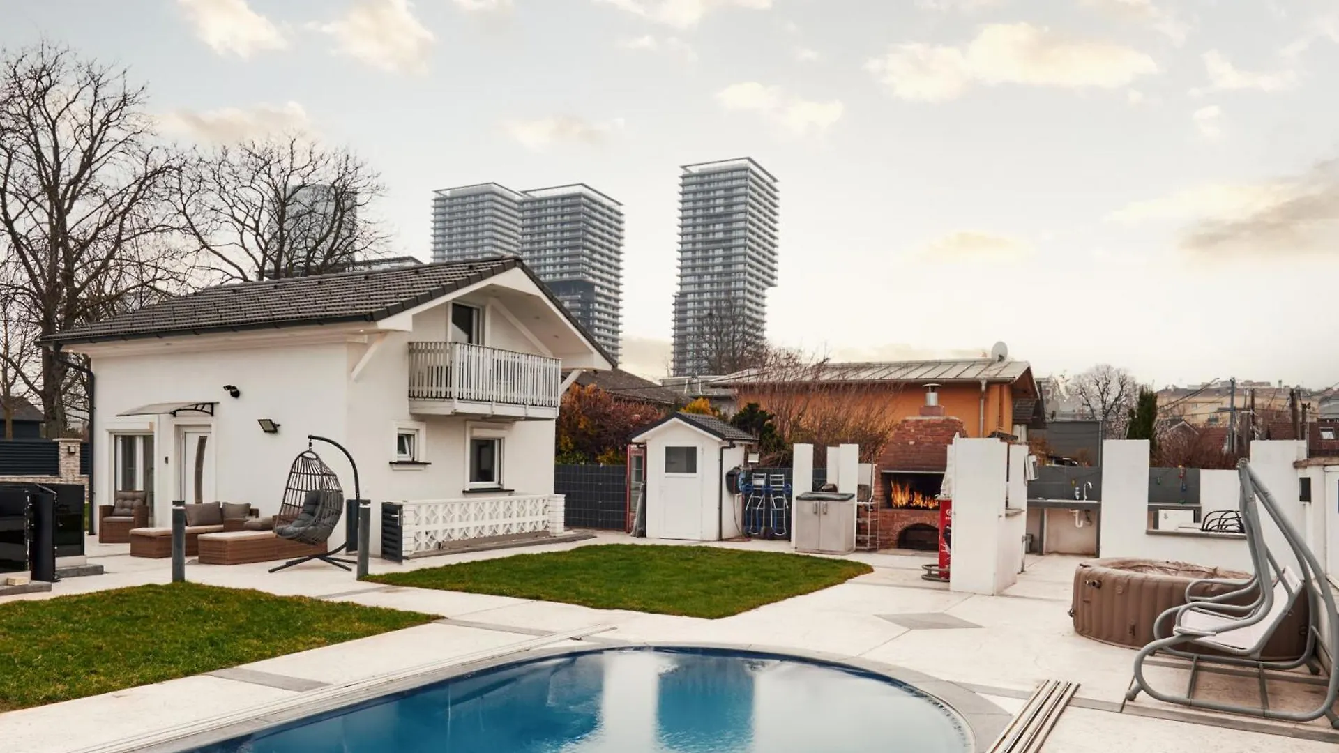 Luxurious Villa In Prime Location Of Vienna W Swimming Pool